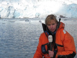 Marieke makes a teaser in front of the glacier